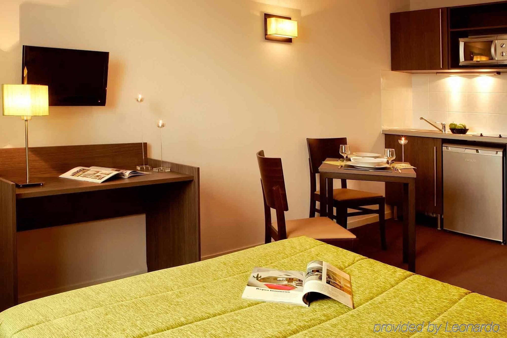 Appart'Hotel Vacanceole Paris Quai De Marne - Ex Adagio Nogent-sur-Marne Room photo